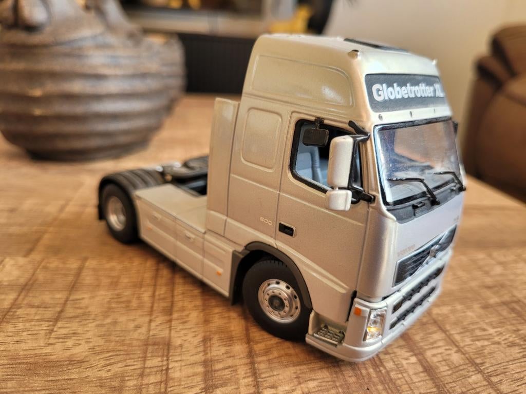 Verschillende volvo trucks, Hobby en Vrije tijd, Modelauto's | 1:50, T, T, Tekno, Bus of Vrachtwagen