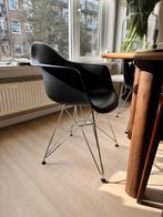 4 x Vitra eames replica kuipstoel, Ophalen, Zo goed als nieuw, Wit, Eén