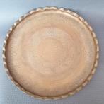 Antieke Oosterse koperen/ bronzen dienblad met reliëf, Ophalen of Verzenden, Koper