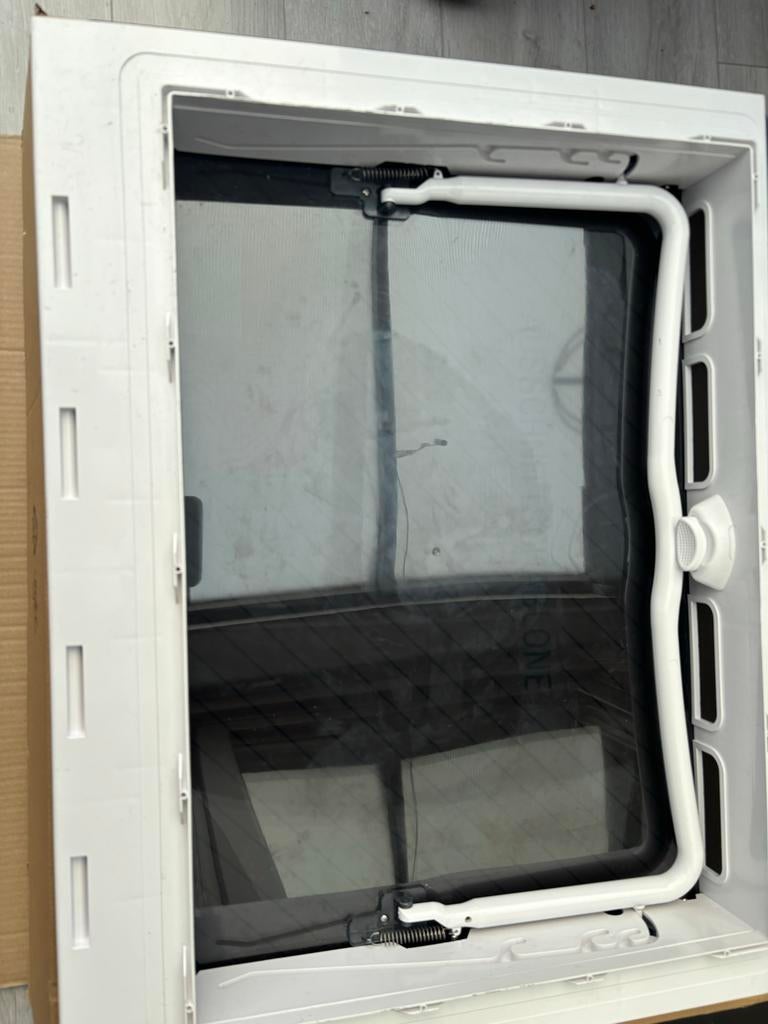 Dakluik skymaxx camper/caravan (zonder binnenkant), Ophalen of Verzenden, Zo goed als nieuw