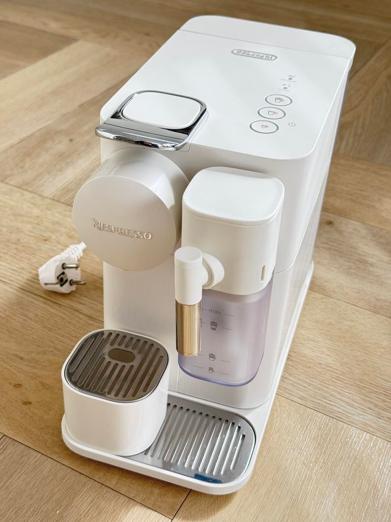 Delonghi Lattissima koffiemachine, Witgoed en Apparatuur, Koffiezetapparaten, Ophalen of Verzenden, Zo goed als nieuw, Espresso apparaat