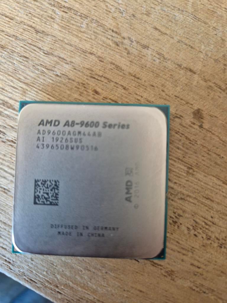 AMD A8-9600 Series Processor - Zo goed als nieuw, Computers en Software, Processors, Zo goed als nieuw, 4-core, 3 tot 4 Ghz, Ophalen of Verzenden