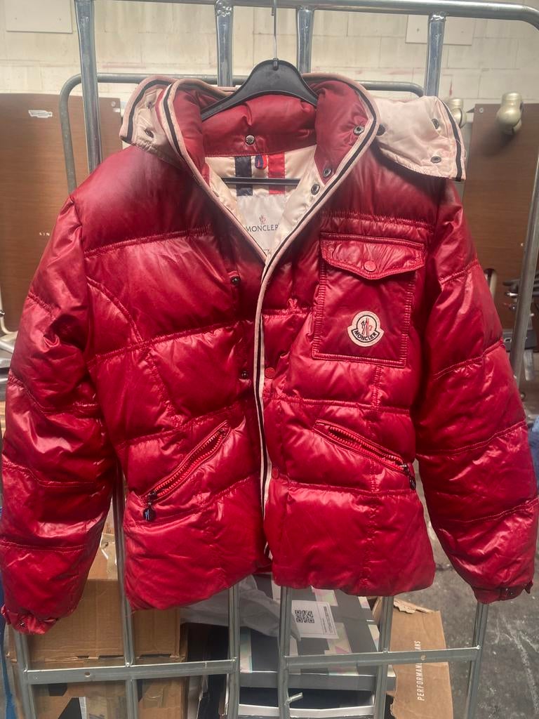 Moncler winterjas  Danes originele moncler jas !!!, Kleding | Dames, Jassen | Winter, Ophalen of Verzenden, Zo goed als nieuw
