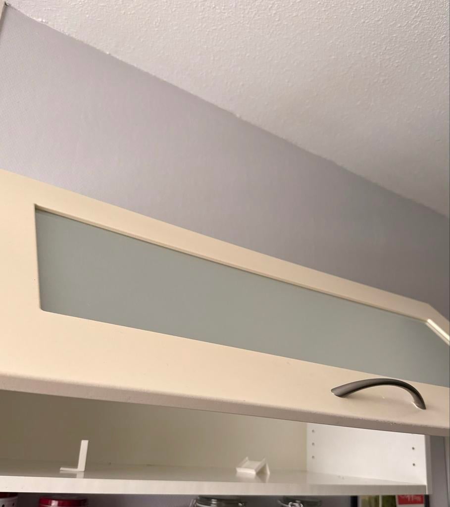 IKEA Keukenkast - Ophangbaar met glazen deur, Huis en Inrichting, Keuken | Keukenelementen, Ophalen, Minder dan 50 cm, Gebruikt