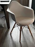 Eames vitra kuipstoel replica (4 stuks voor €100), Ophalen, Wit, Zo goed als nieuw, Vier