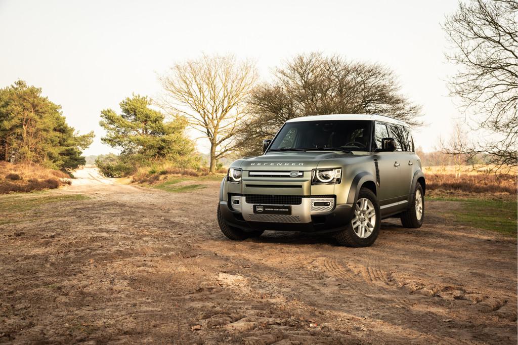 Land Rover Defender 110 2.0 P300e Garantie t/m 2030 Unieke k, Auto's, Land Rover, Automaat, Gebruikt, Euro 6, 38 km/l