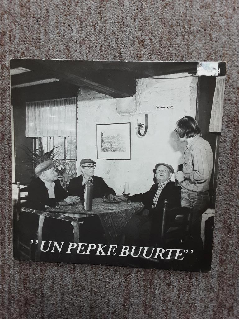 vinyl lp Gerard Ulijn "un pepke buurte", Cd's en Dvd's, Vinyl | Nederlandstalig, Ophalen of Verzenden, Gebruikt, 12 inch, Levenslied of Smartlap