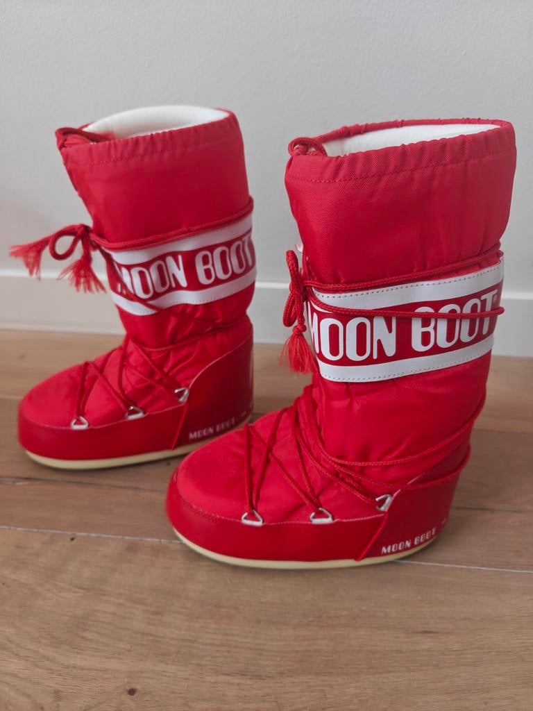 Moon Boots rood - Maat 35-38, Kleding | Heren, Wintersportkleding, Ophalen of Verzenden