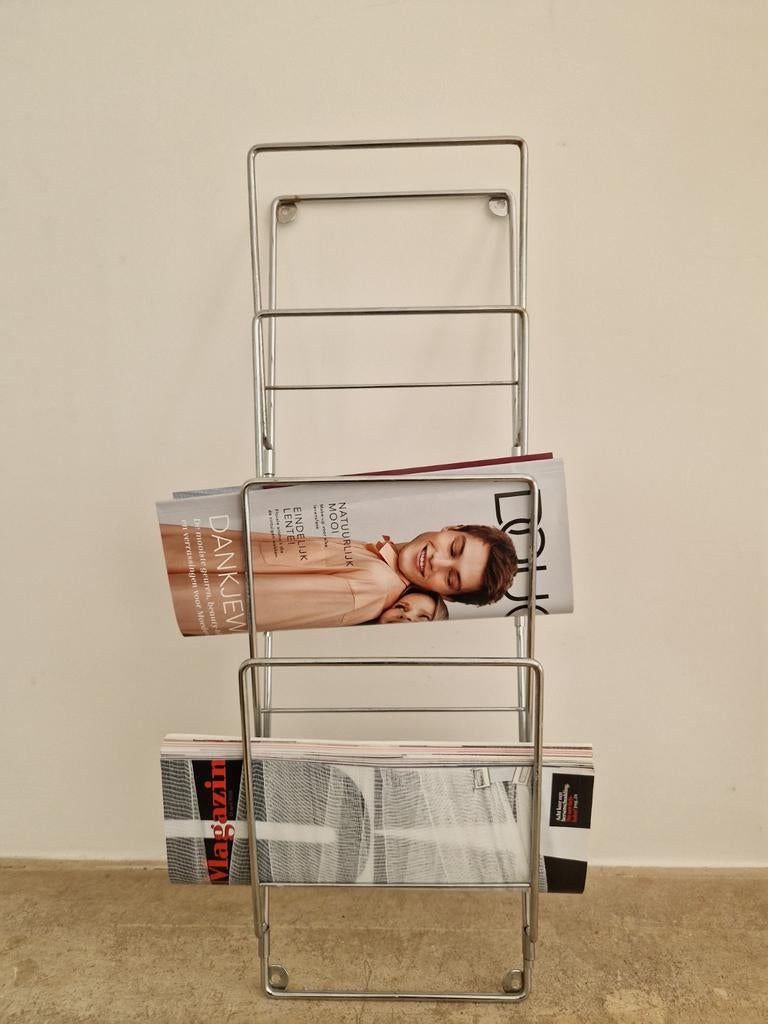 Metalen tijdschriftenrek - wandmontage, Ophalen, Gebruikt