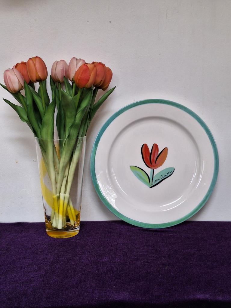 Ulrica Hydman Vallien-porceleinen Bord met roze tulp-, Ophalen of Verzenden