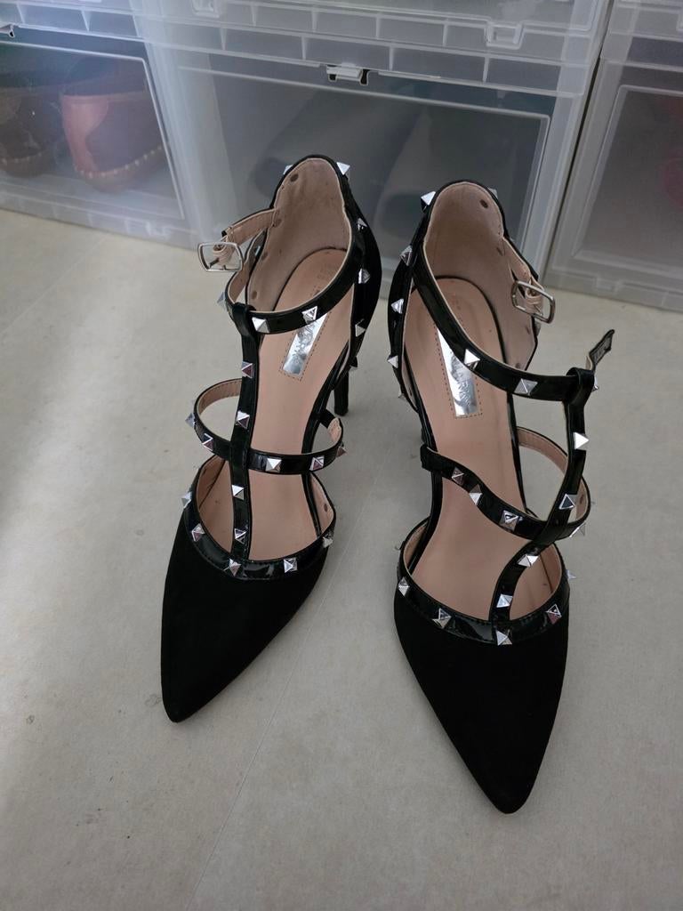 Zwarte pumps met haak maat 40, Pumps, Zwart, Ophalen of Verzenden, Onbekend