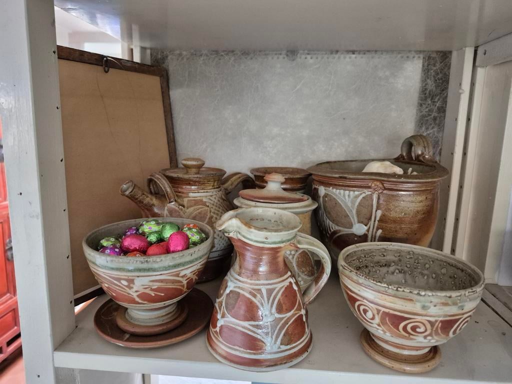 La borne serviesonderdelen en plantenbakje, Ophalen