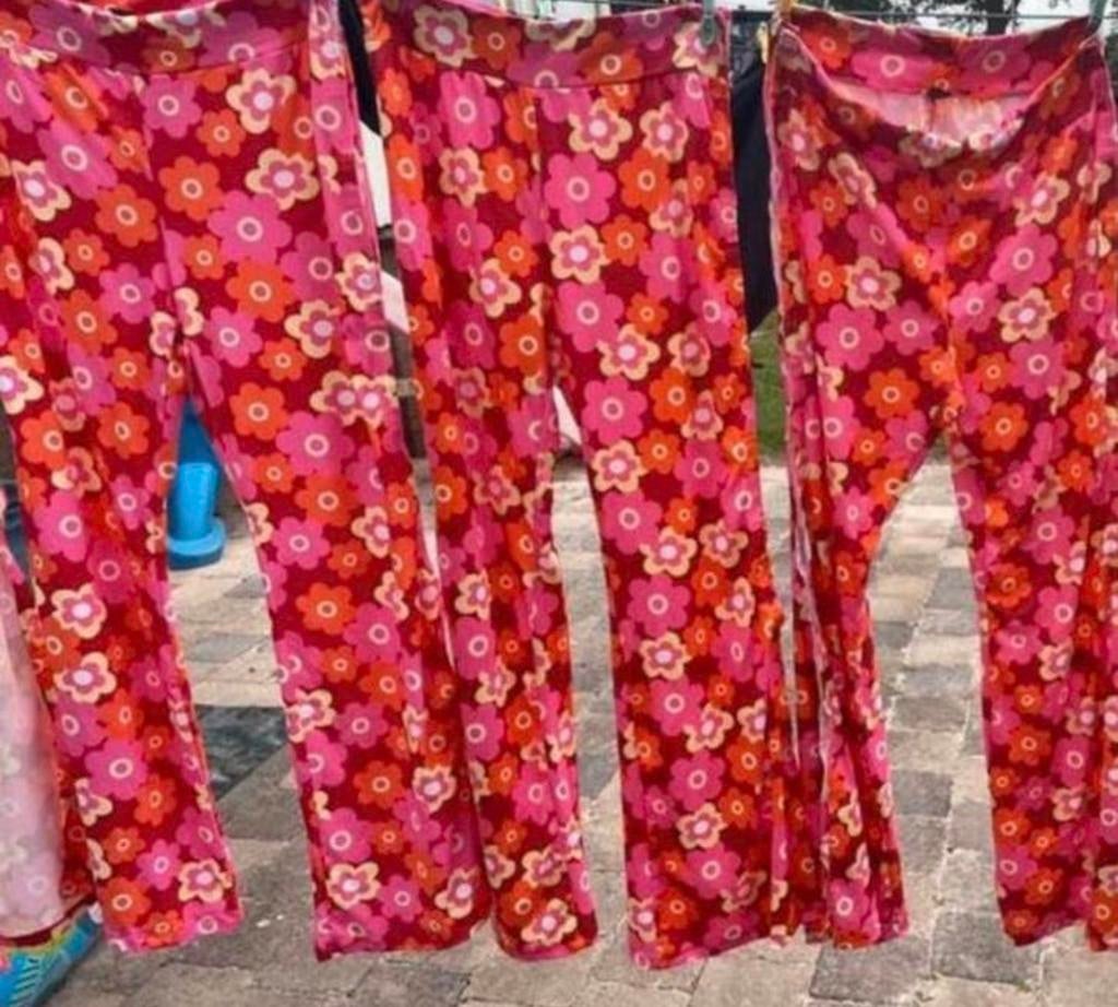 Hippie broeken, Carnaval, Maat 42/44 (L), Ophalen of Verzenden, Zo goed als nieuw