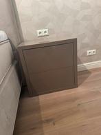 2 Nachtkastjes, Gebruikt, 45 tot 65 cm, Hout, 55 tot 70 cm