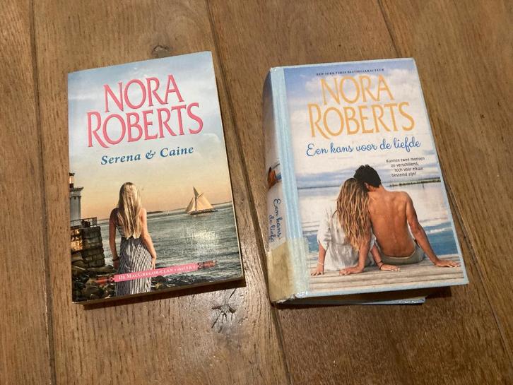 ⛵️ 2x Nora Roberts, Boeken, Romans, Gelezen, Ophalen of Verzenden