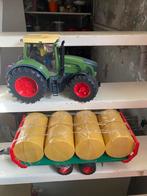 Bruder tractor met hooi  aanhanger, Ophalen, Zo goed als nieuw