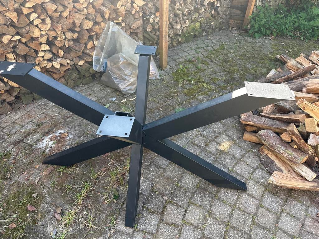 Zwarte metalen tafelpoot - Spin onderstel, Tafelpoot, 100 tot 150 cm, Zo goed als nieuw, Metaal