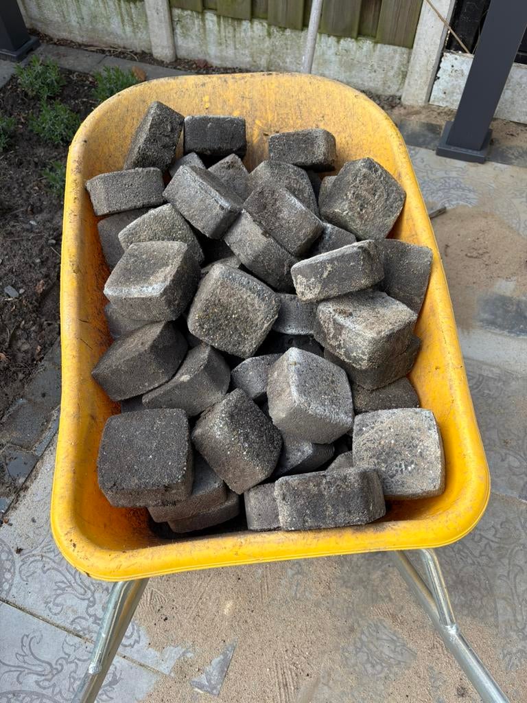 65 cobblestones, Ophalen, Zo goed als nieuw