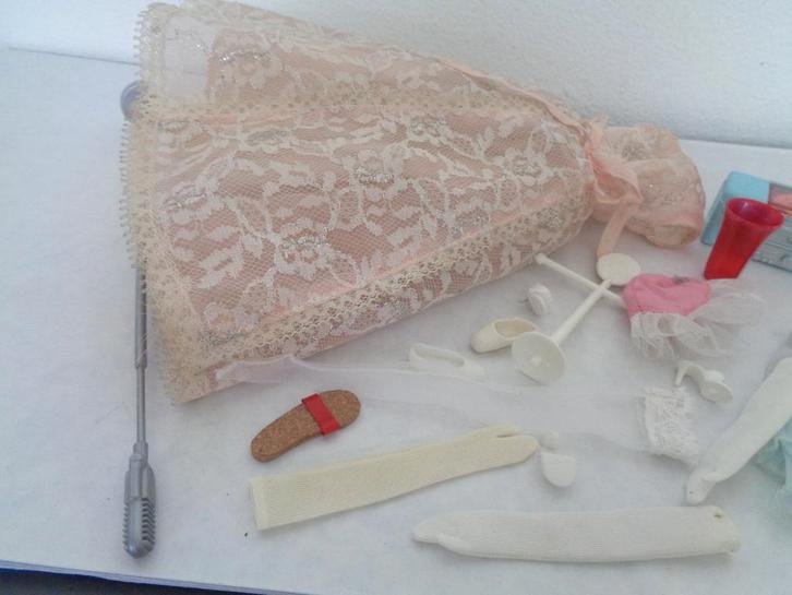 Lot spulletjes... Barbie,….. ( Fotonr V66), Verzamelen, Poppen, Gebruikt, Fashion Doll, Ophalen of Verzenden