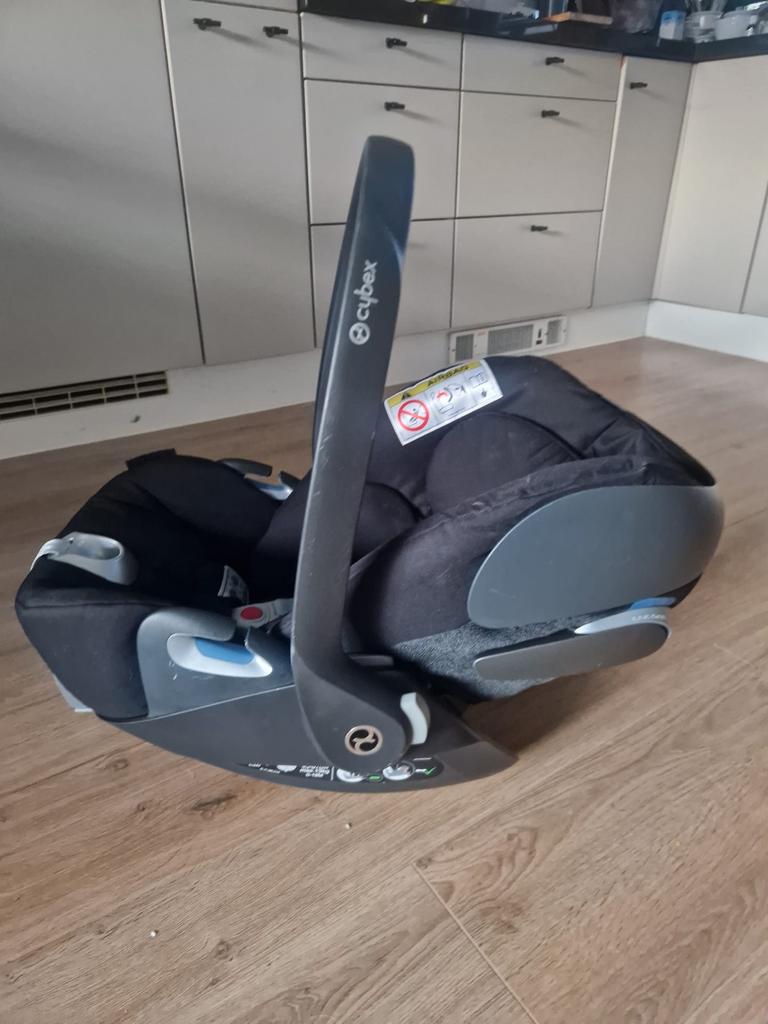 Cybex Cloud Z i-size autostoeltje, Kinderen en Baby's, Autostoeltjes, Overige merken, Gebruikt, Slaapstand, Ophalen of Verzenden