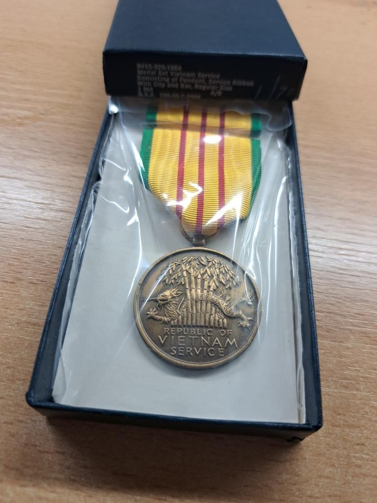 Vietnam service medaille, Verzamelen, Militaria | Algemeen, Ophalen of Verzenden, Landmacht, Nederland, Lintje, Medaille of Wings