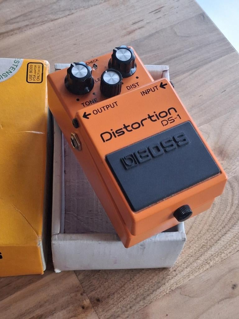 Boss DS-1 Distortion pedaal, Muziek en Instrumenten, Effecten, Distortion, Overdrive of Fuzz, Ophalen of Verzenden