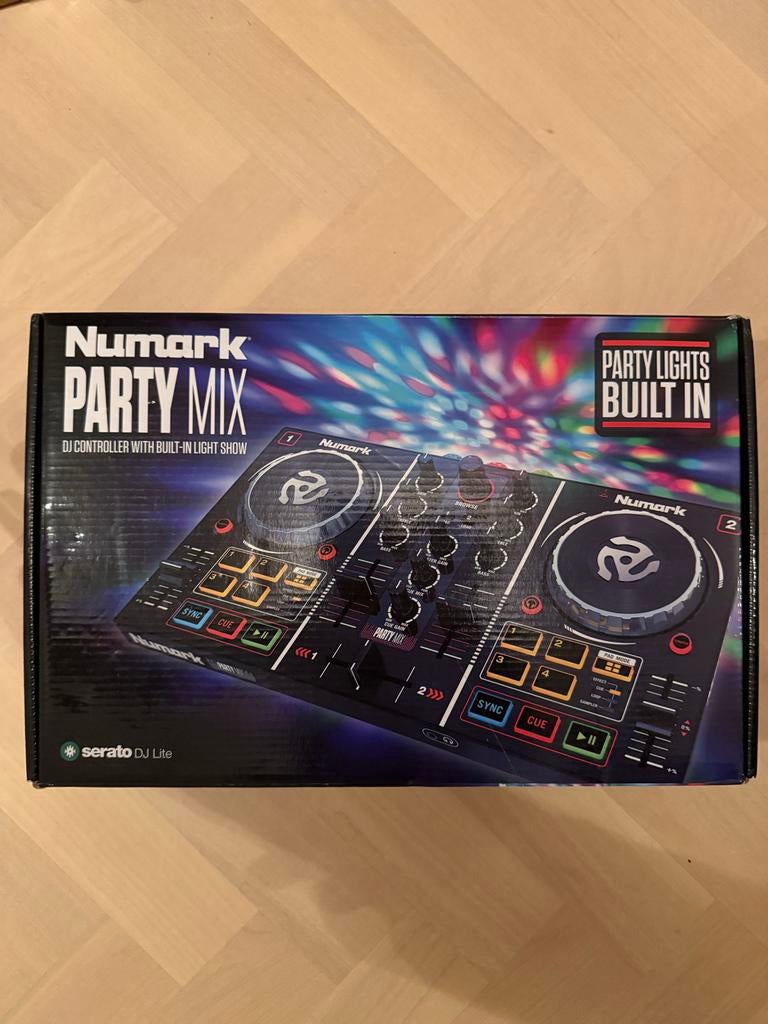 Numark Party Mix DJ-controller met ingebouwde lichtshow, Muziek en Instrumenten, Ophalen, Zo goed als nieuw, Dj-set, Numark