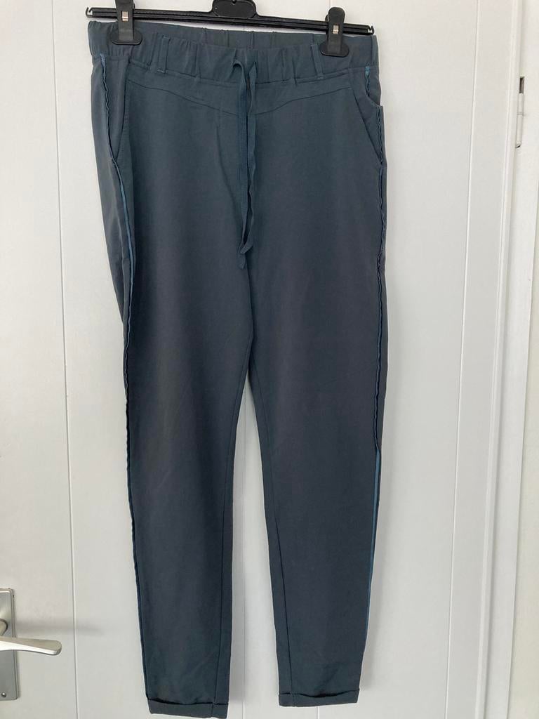 Vlotte dames broek met bies aan de zijkant, Maat 38/40 (M), Ophalen of Verzenden, Zo goed als nieuw, Grijs