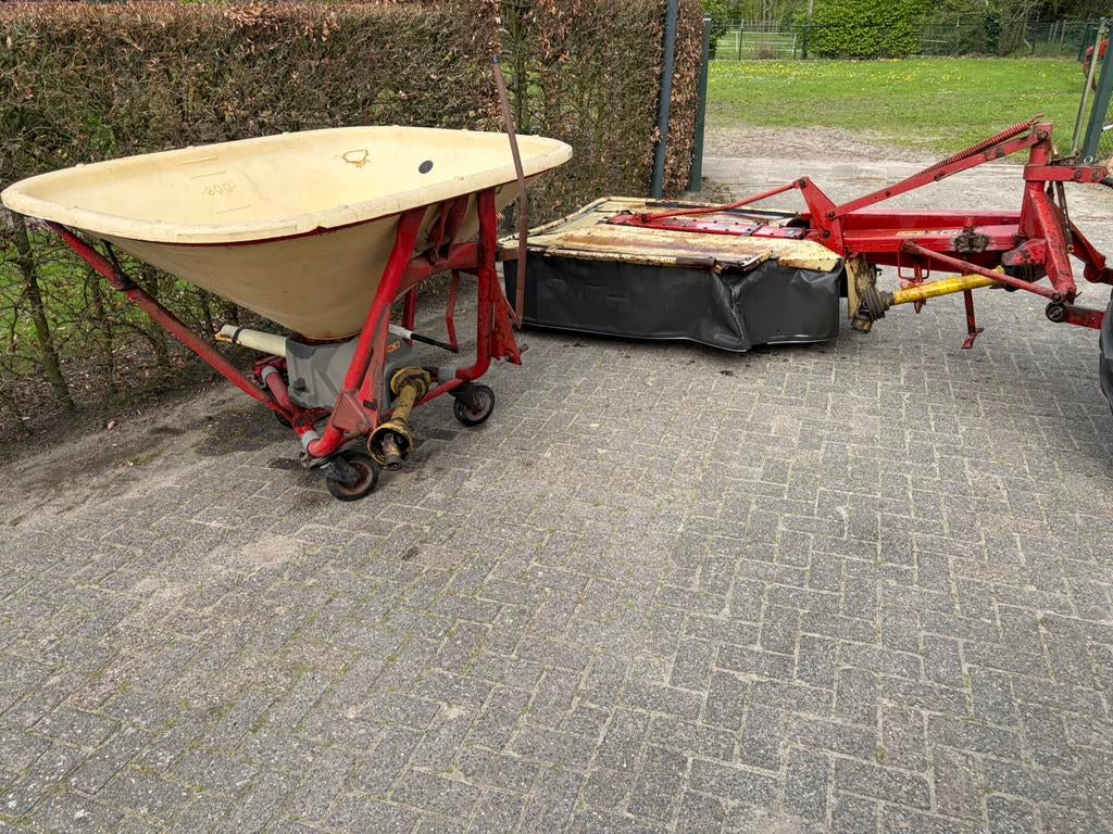 Vicon strooier, case gewicht en ondertrekhaak, Ophalen, Weidebouw