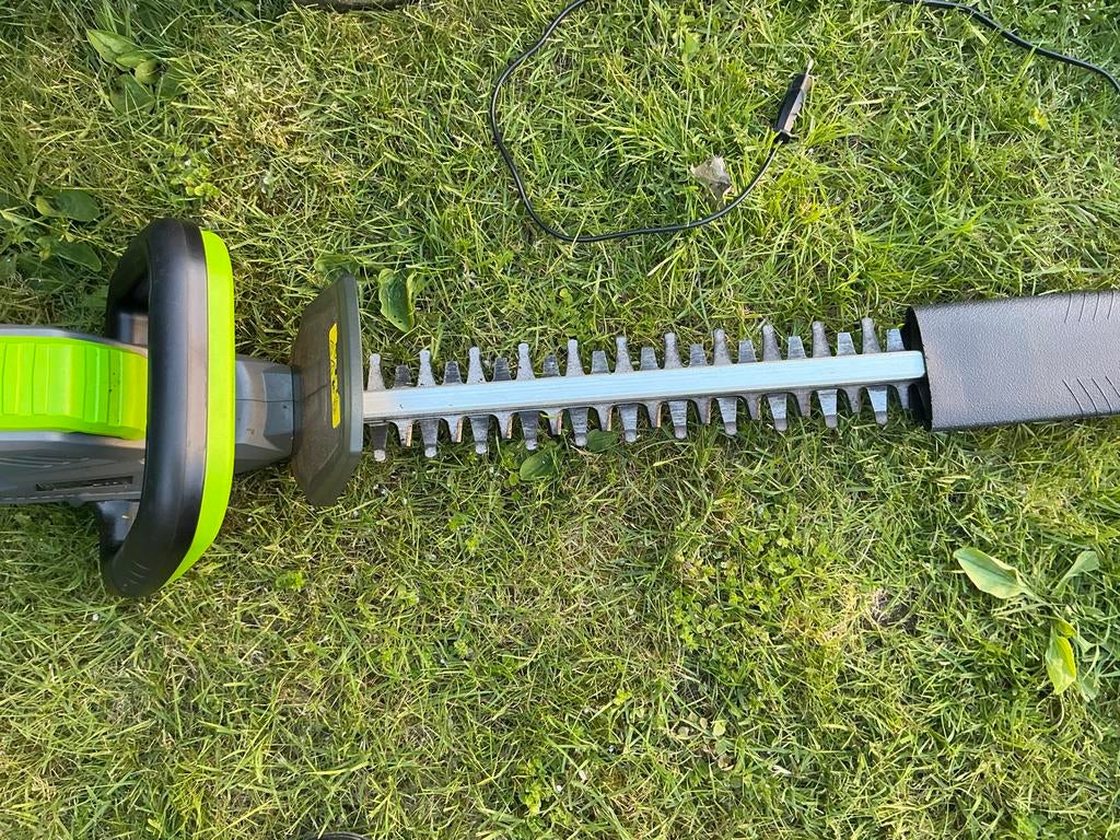 Lux accu tuingereedschap: grasmaaier, heggenschaar, lader, Ophalen of Verzenden, Gebruikt, Accu