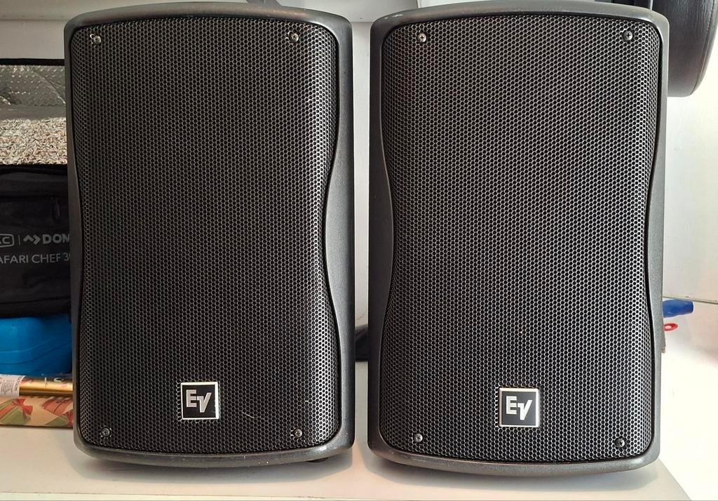 2 stuks! EV ZX1  Luidsprekers 200/400W, Gebruikt, 120 watt of meer, Front, Rear of Stereo speakers, Ophalen