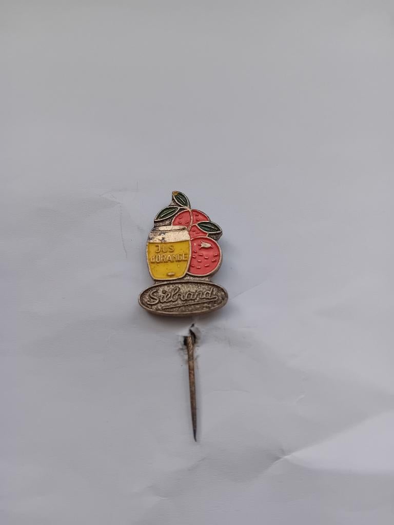 Pin - SIEBRANDT - jus d'orange, Verzamelen, Ophalen of Verzenden, Gebruikt, Merk, Speldje of Pin