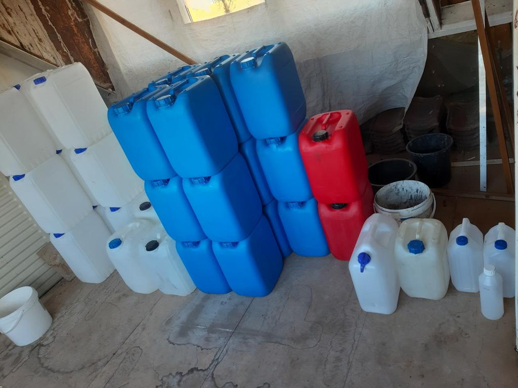 Schone Jerrycan's 25L 20L 15L 10L 5L 1L brandstof bestendig, Ophalen of Verzenden