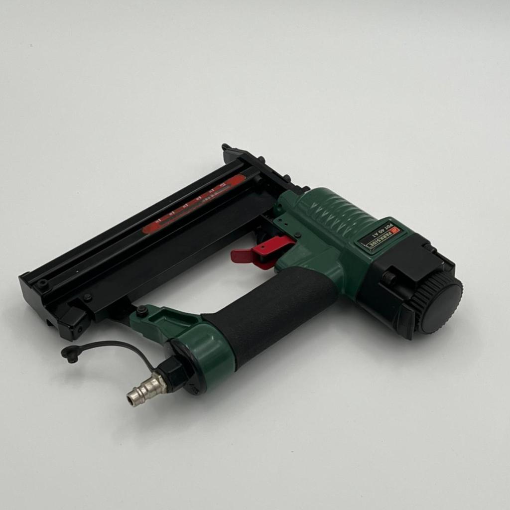 Parkside Pneumatische tacker max 8 bar 10-50mm - Nette staat, Ruilrijk, Zo goed als nieuw, Info@ruilrijk.nl, Neerstraat 60, 6041 KD Roermond