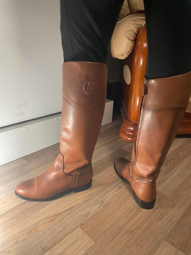 Massimo Dutti Knee High Cognac Leather  Equestrian Boots 39, Kleding | Dames, Schoenen, Zo goed als nieuw, Hoge laarzen, Bruin