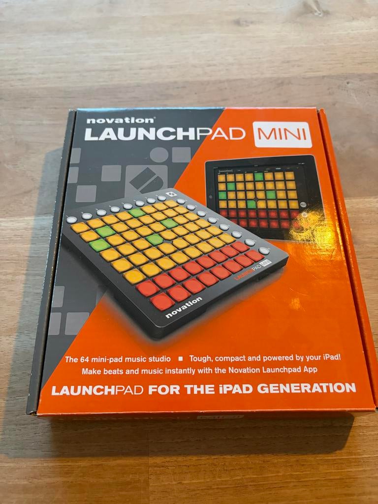 Novation Launchpad Mini - Zo goed als nieuw, compleet, Muziek en Instrumenten, Midi-apparatuur, Ophalen, Zo goed als nieuw