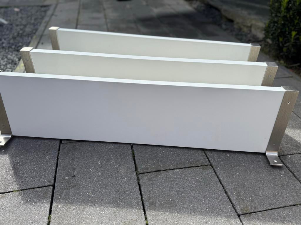3x IKEA zwevende wandplank met metalen houder, Ophalen, Zo goed als nieuw