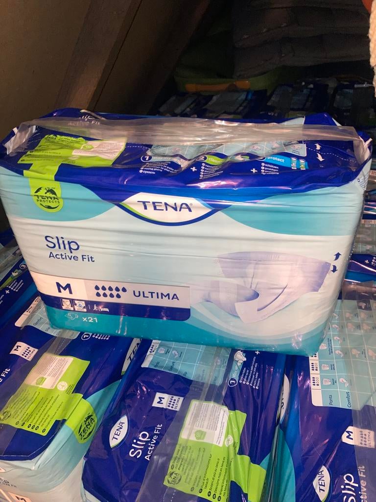 Tena slip ultima incontinentie luiers maat medium, Ophalen, Zo goed als nieuw