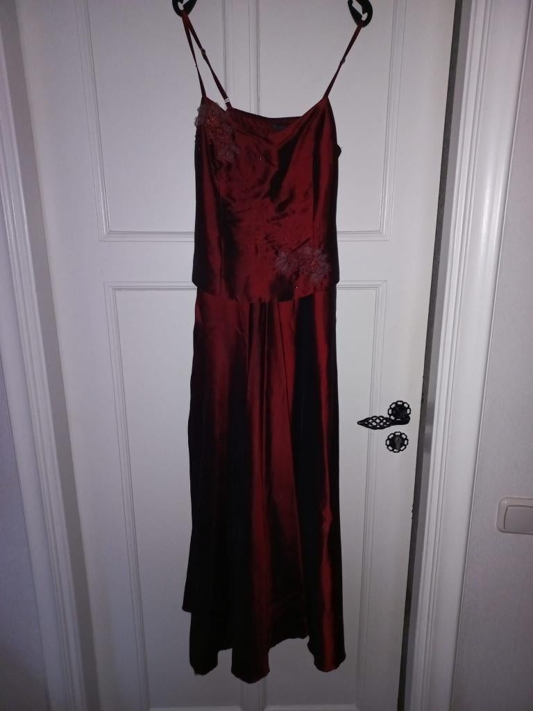 Galajurk, bordeauxrood, maat 36. Lijfje met kraaltjes, Kleding | Dames, Gelegenheidskleding, Galajurk, Ophalen of Verzenden, Zo goed als nieuw