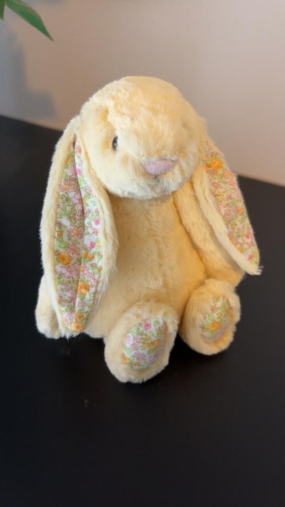 Jellycat Small Lemon Bunny, Verzamelen, Beren en Cherished Teddies, Zo goed als nieuw, Stoffen beer, Overige merken, Ophalen of Verzenden
