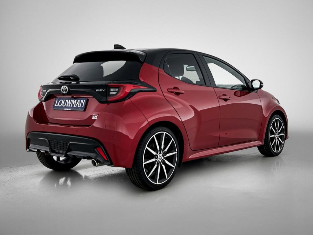 Toyota Yaris 1.5 Hybrid 130 GR Sport Plus Pack *Vraag Naar D, 12 maanden, 450 kg, Nieuw, Hybride Elektrisch/Benzine