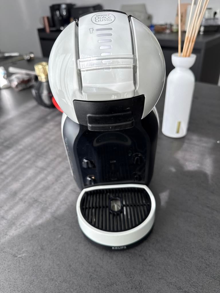 Nestlé Dolce Gusto Koffiezetapparaat, Witgoed en Apparatuur, Koffiezetapparaten, Gebruikt, Koffiemachine, Ophalen of Verzenden