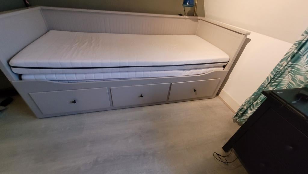 IKEA Hemnes Bedbank Grijs met 2 Matrassen, Ophalen, Gebruikt, Tweepersoons, 80 cm