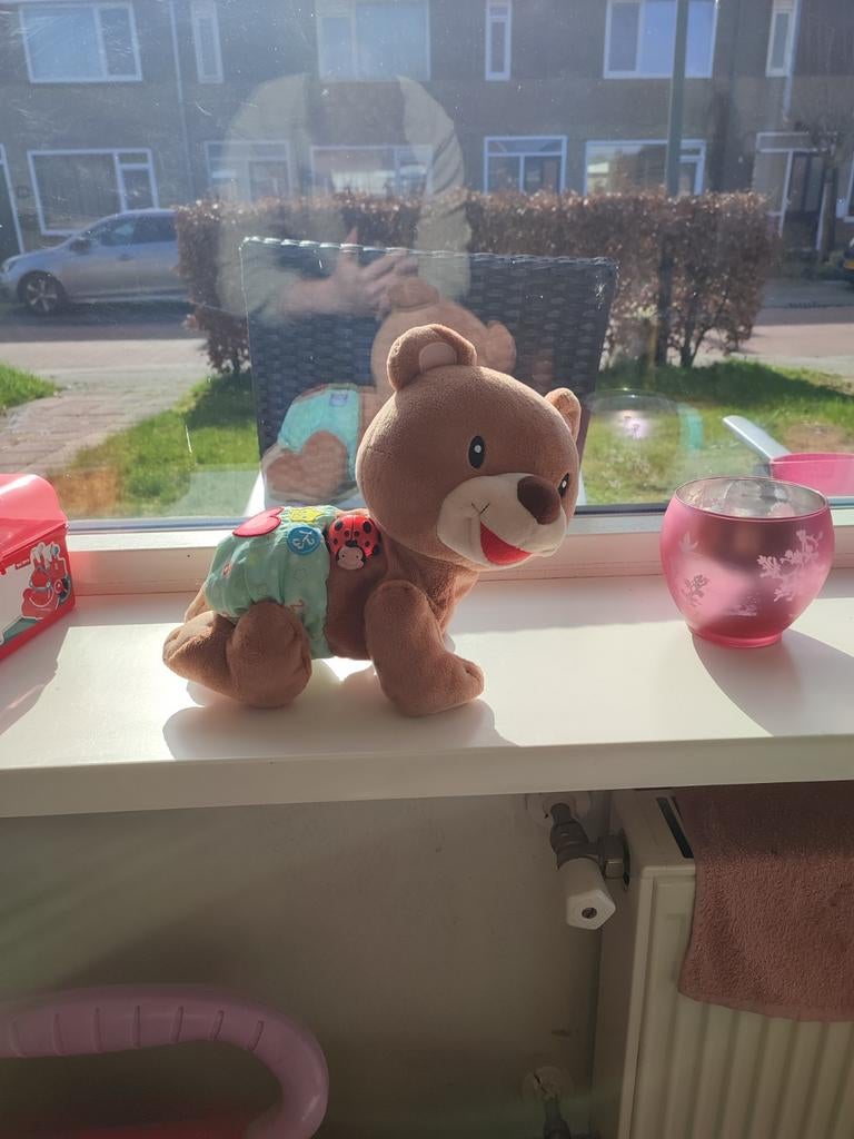 Zingende, pratende en kruipende beer, Ophalen