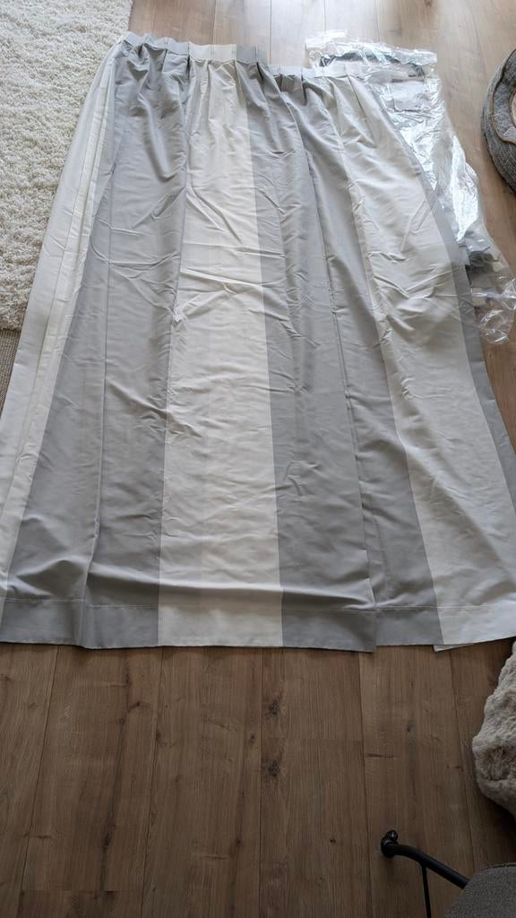Gordijnen - Grijs en Wit Gestreept, 100 tot 150 cm, 200 cm of meer, Modern, Gestreept, Ophalen of Verzenden
