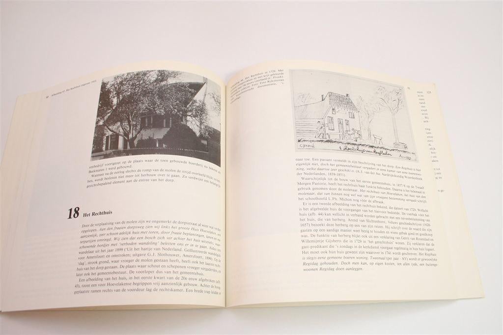 Hoevelaken 1132-1982 — Geïllustreerde Kroniek 850 Jaar, Ophalen of Verzenden, Gelezen