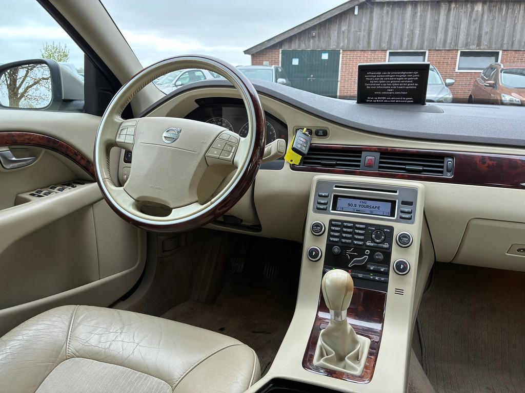Volvo V70 2.5T Kinetic | LEder + Navi + Clima + Cruise nu, Auto's, Voorwielaandrijving, Beige, Leder en Stof, 2521 cc