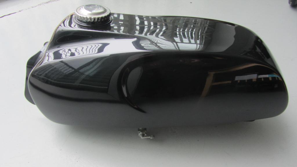 Brommer tank custom/caferacer, Ophalen of Verzenden, Zo goed als nieuw, Tank, [Universele onderdelen, Oldtimer onderdelen]