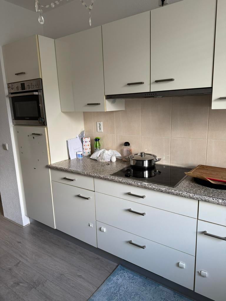 Keuken met apparatuur., Huis en Inrichting, Keuken | Complete keukens, Gebruikt, Hoekkeuken, Ophalen of Verzenden, Hoogglans of Gelakt