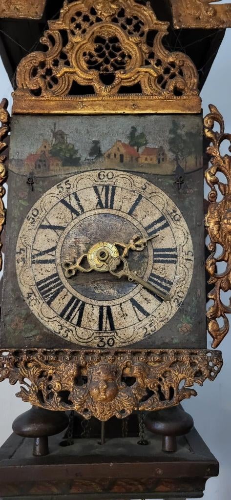 GROTE ANTIEKE STOELKLOK TEGEN ELK AANNEMELIJK BOD, Antiek en Kunst, Ophalen